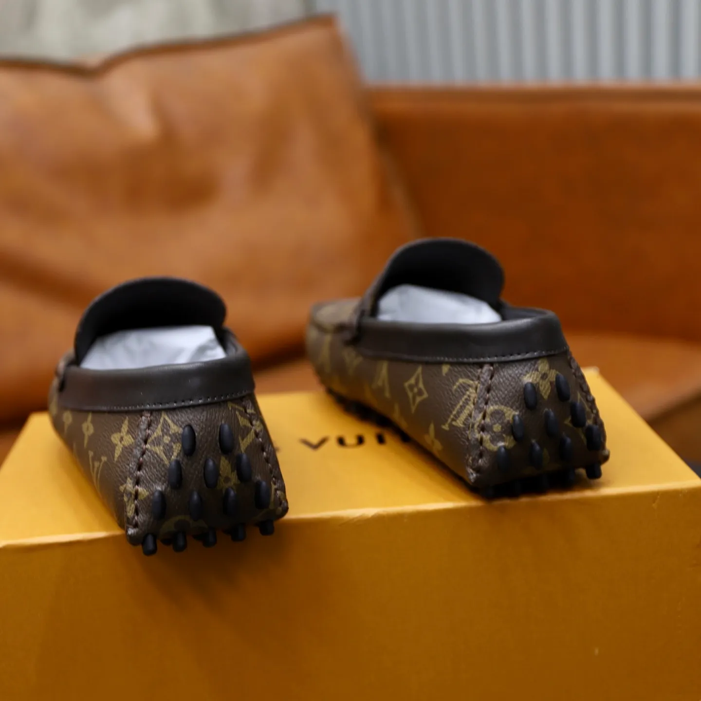 Ex-factory price: 480💰【LV】Louis Vuitton ⚠️High-end men’s driving and pedal series ⚠️38-44 (customized for 45) ⚠️All original cowhide leather! Thick and soft! Made entirely of calfskin lining! The latest non-slip beanie sole! Three-dimensional package technology! Fashionable and classic! Handicrafts! Original high quality! Feel free to compare!